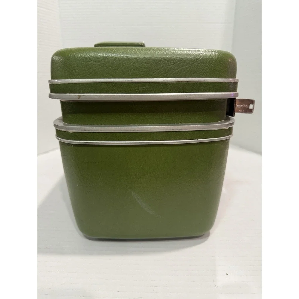 Vintage Samsonite Train Case Green Vanity Makeup Travel Case Tray Key & Mirror - Picture 3 of 7